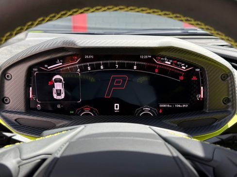 Used 2025 Lamborghini Revuelto Base image 38