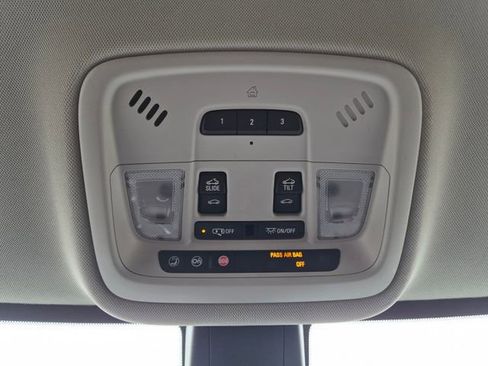 Used 2018 Chevrolet Traverse Premier w/ Driver Confidence II Package FWD image 42