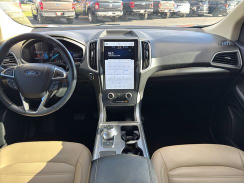 Used 2022 Ford Edge SEL image 9