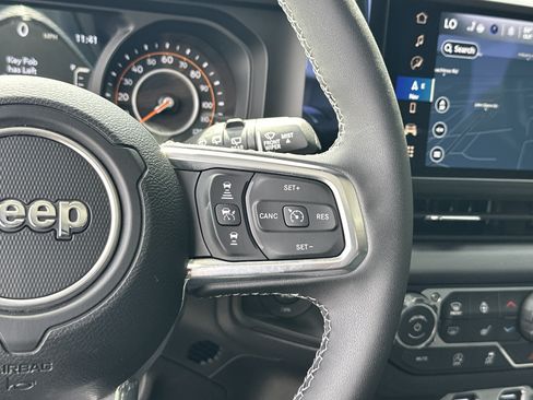 Used 2026 Jeep Wrangler Unlimited Sahara AWD/4WD image 28