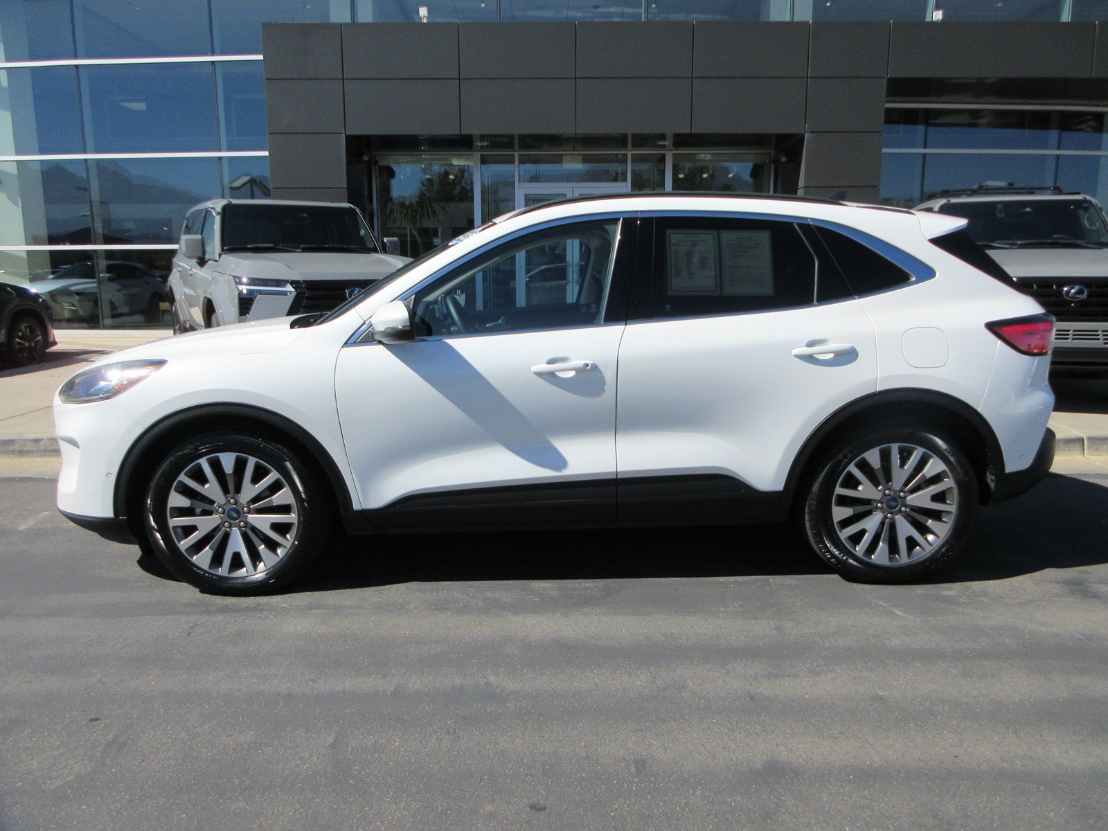 Used 2020 Ford Escape Titanium FWD image 3