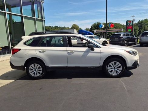 Used 2019 Subaru Outback 2.5i AWD/4WD image 2