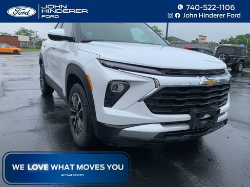 Used 2025 Chevrolet TrailBlazer LT AWD/4WD image 1