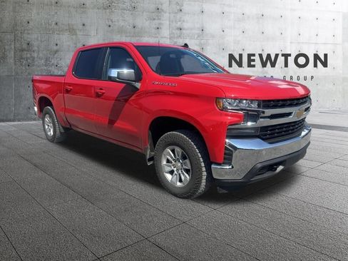 Used 2022 Chevrolet Silverado 1500 LT AWD/4WD image 1