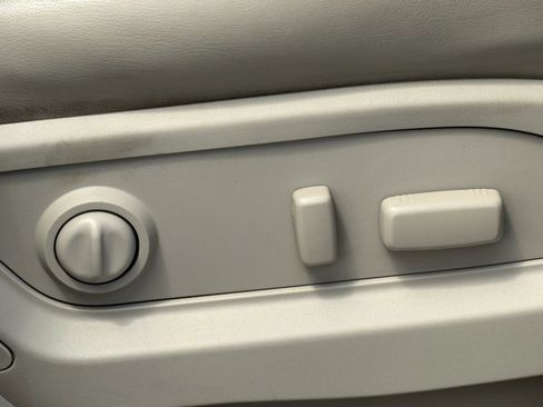 Used 2009 Buick Enclave CXL w/ Entertainment Package #4 AWD/4WD image 28