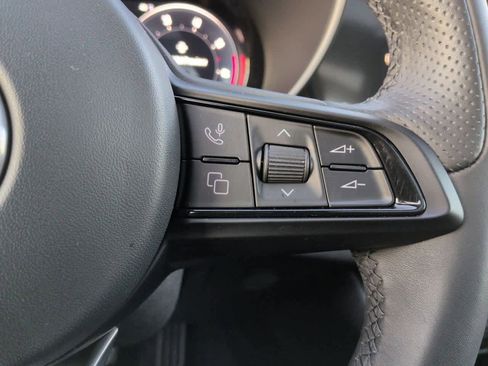 Used 2024 Alfa Romeo Giulia Ti w/ Performance Driving Package image 25