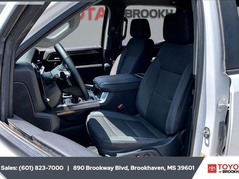 Used 2023 Chevrolet Silverado 1500 LT AWD/4WD image 18