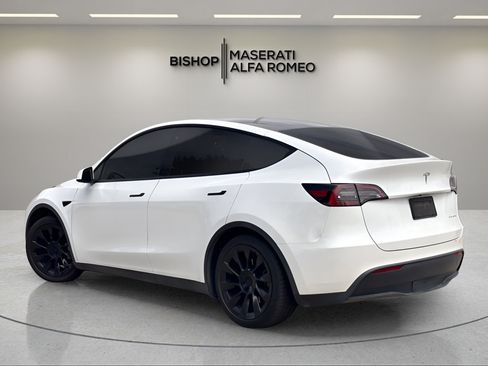 Used 2023 Tesla Model Y Long Range AWD/4WD image 3