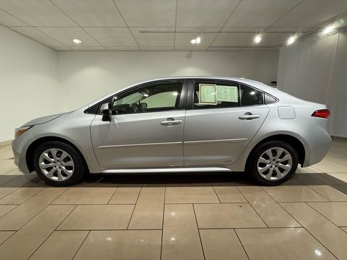 Certified 2023 Toyota Corolla LE image 2