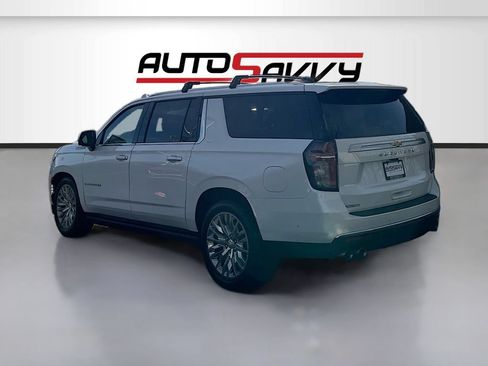 Used 2023 Chevrolet Suburban High Country w/ Advanced Technology Package AWD/4WD image 5