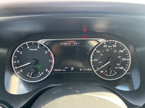 Used 2021 Nissan Rogue SV w/ Premium Package image 8