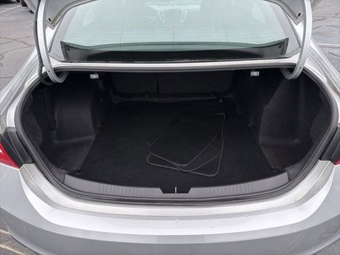 Used 2016 Chevrolet Malibu LT image 10