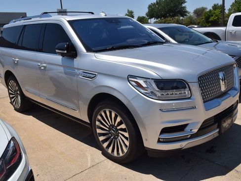 Used 2019 Lincoln Navigator Reserve w/ Cargo Package AWD/4WD image 4