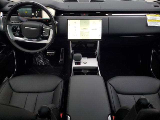 Certified 2026 Land Rover Range Rover Long Wheelbase SE AWD/4WD image 15