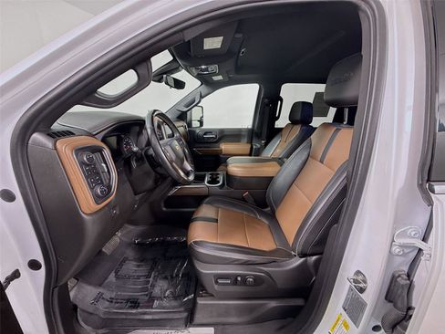 Used 2023 Chevrolet Silverado 2500 High Country AWD/4WD image 2