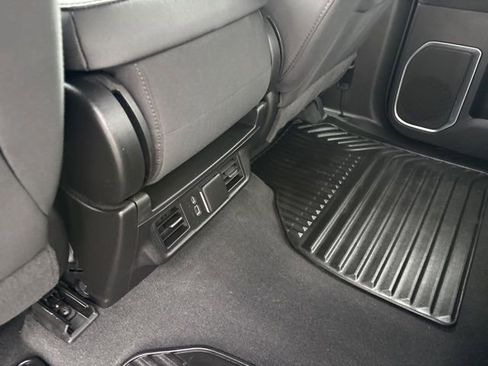 Used 2022 Chevrolet Silverado 1500 LT image 30