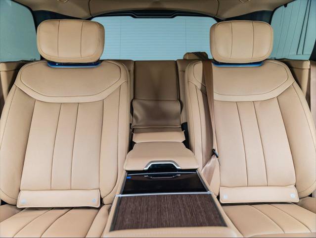 New 2026 Land Rover Range Rover Autobiography AWD/4WD image 19