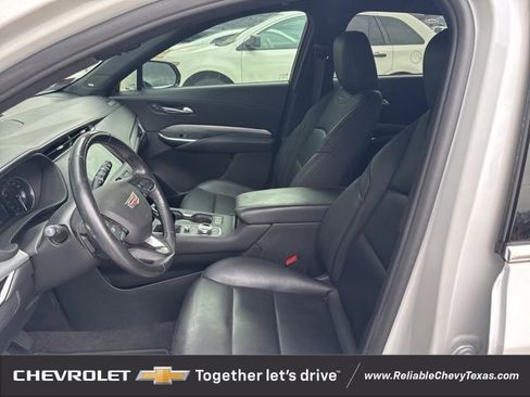 Used 2022 Cadillac XT4 Premium Luxury w/ Enhanced Visibility Package image 12