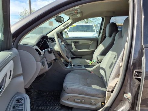 Used 2013 Chevrolet Traverse LS FWD image 13