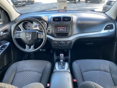 Used 2017 Dodge Journey SE image 13