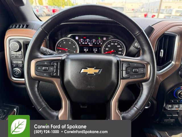 Used 2020 Chevrolet Silverado 3500 High Country w/ Technology Package AWD/4WD image 23
