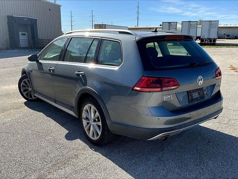 Used 2017 Volkswagen Golf Alltrack SE image 5