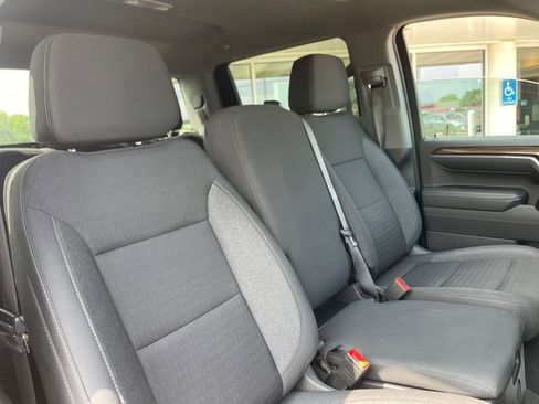 Used 2023 Chevrolet Silverado 1500 LT AWD/4WD image 19