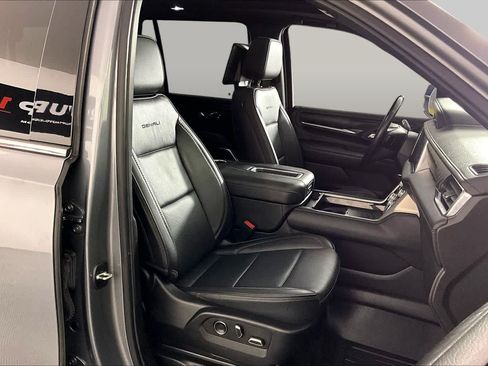 Used 2021 GMC Yukon Denali w/ LPO, Illumination Package RWD image 9