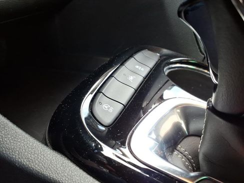 Used 2023 Buick Encore GX Preferred w/ Cold Weather Comfort Package FWD image 32