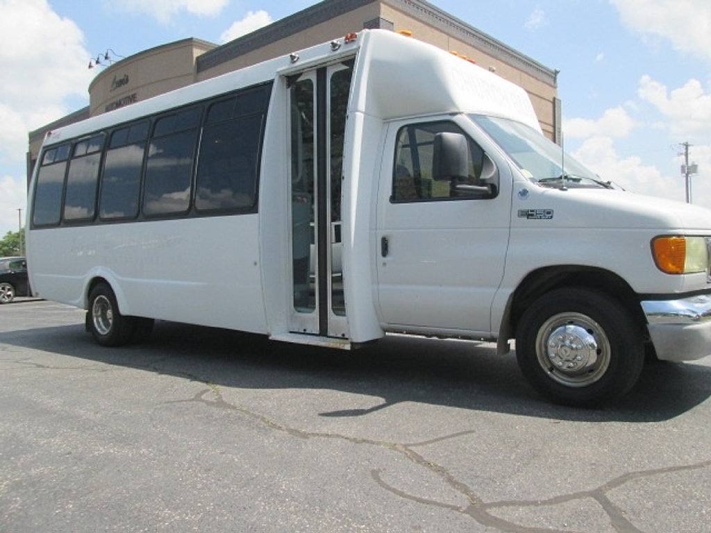 Used 2003 Ford E-450 and Econoline 450 RWD image 11