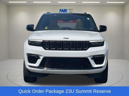 Used 2025 Jeep Grand Cherokee Summit AWD/4WD image 5