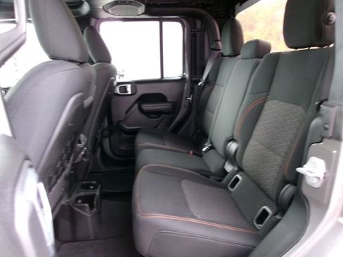 Used 2022 Jeep Gladiator Mojave w/ Trailer Tow Package image 17