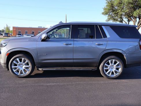 Used 2021 Chevrolet Tahoe High Country RWD image 2