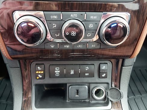 Used 2016 Chevrolet Traverse LT image 23