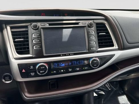 Used 2017 Toyota Highlander XLE AWD/4WD image 24