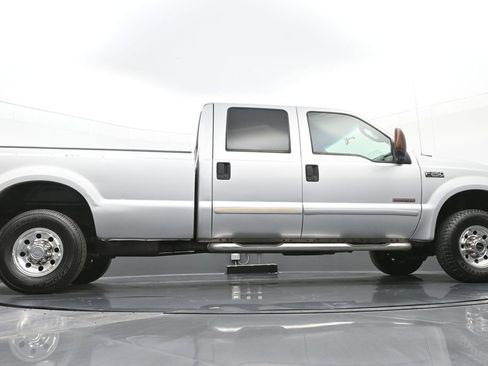 Used 2004 Ford F250 Harley-Davidson image 40