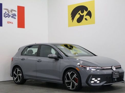 New 2026 Volkswagen GTI SE image 1