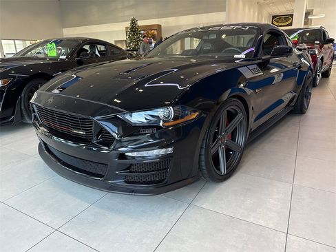 Used 2019 Ford Mustang GT Premium image 3