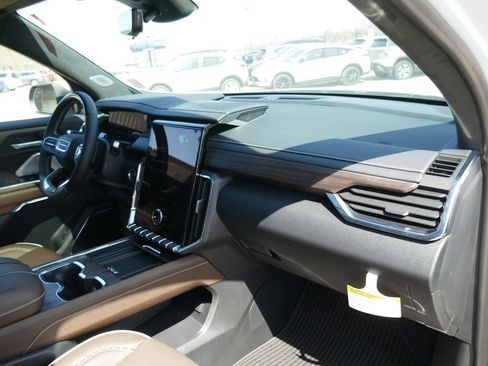 New 2026 GMC Acadia Denali Ultimate AWD/4WD image 12