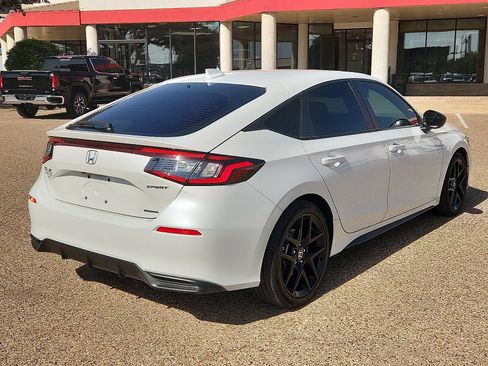 Used 2025 Honda Civic Sport image 4