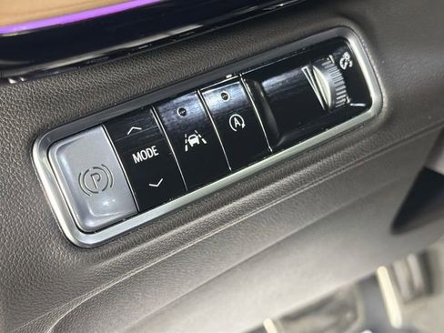 Used 2025 Buick Envision Sport Touring AWD/4WD image 10