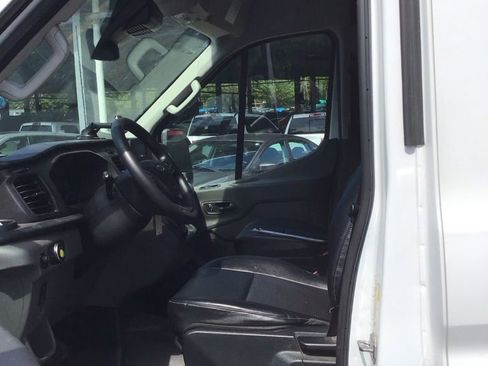 Used 2023 Ford Transit 250 Medium Roof RWD image 5
