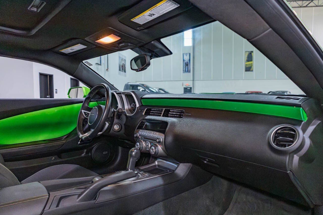 Used 2010 Chevrolet Camaro LT RWD image 30
