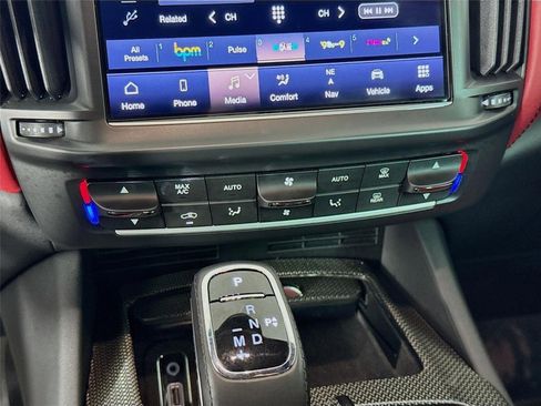 Used 2023 Maserati Levante GT AWD/4WD image 18