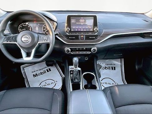 Used 2024 Nissan Altima 2.5 SV image 7