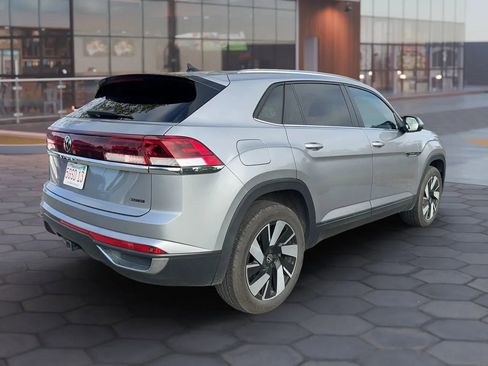 Used 2025 Volkswagen Atlas Cross Sport SE image 5