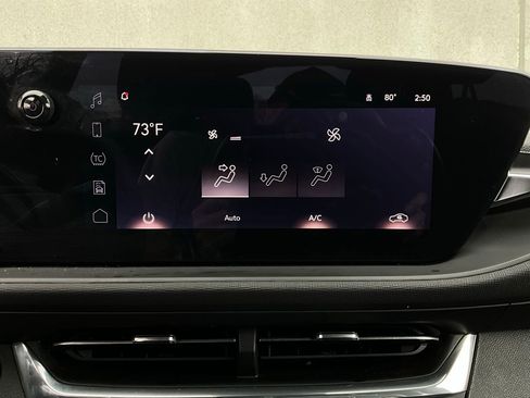 Used 2025 Buick Envista Preferred image 28