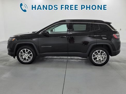 Used 2022 Jeep Compass Latitude AWD/4WD image 5