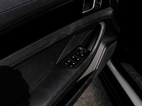 Used 2018 Porsche Panamera 4 AWD/4WD image 46