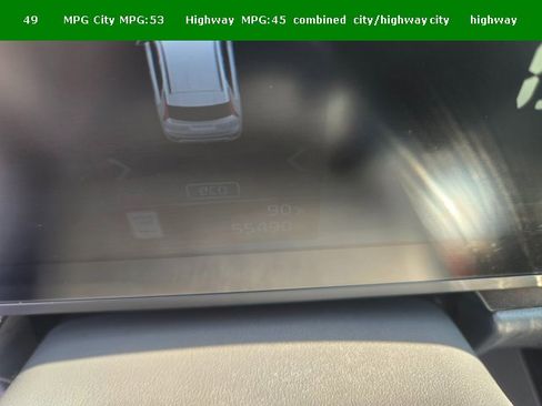 Used 2024 Kia Niro LX image 3